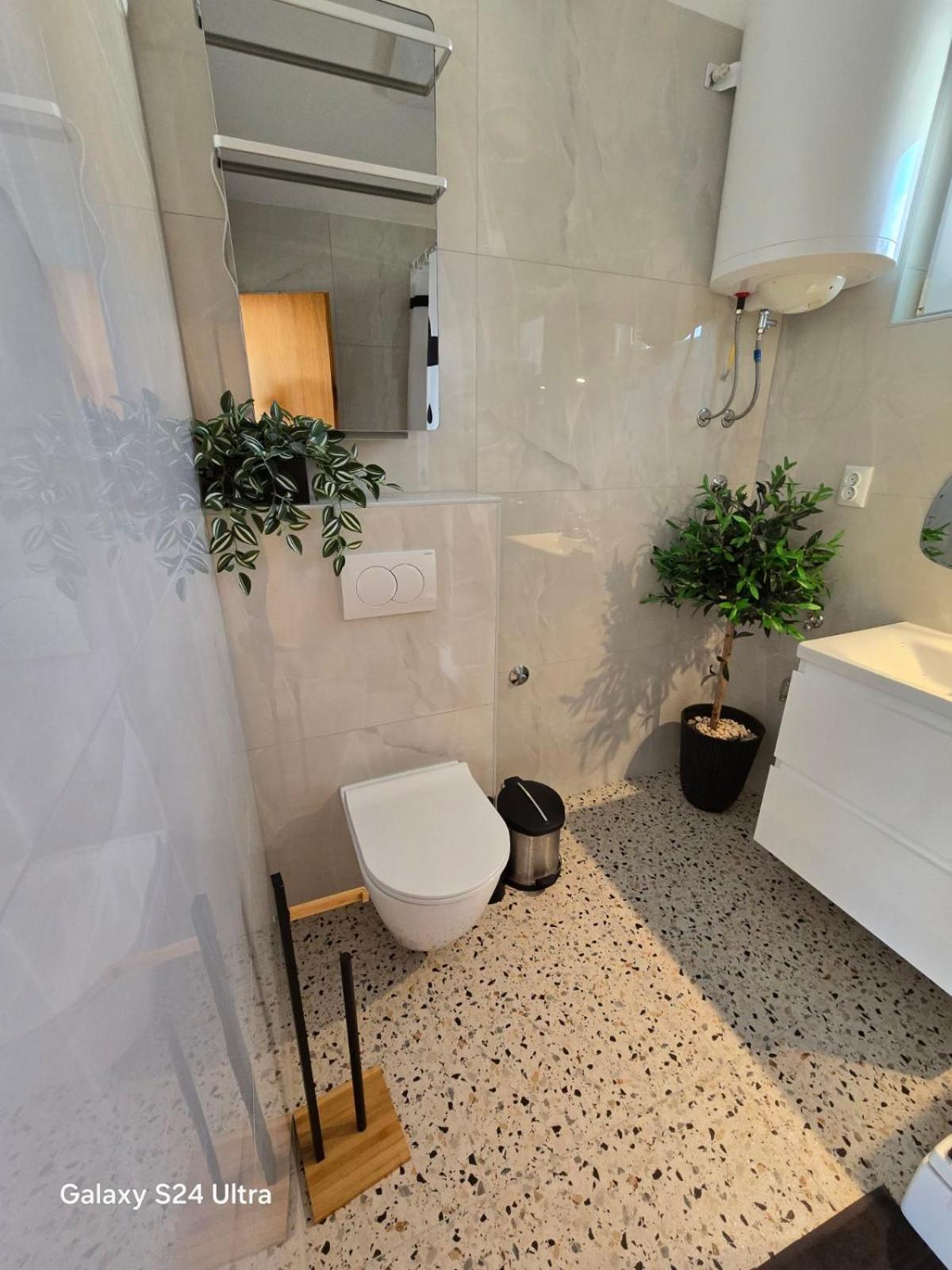 Studio Apartment Pegy Вир Экстерьер фото